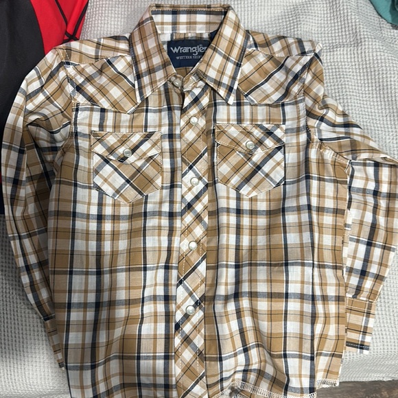Wrangler xs button down - Picture 2 of 3